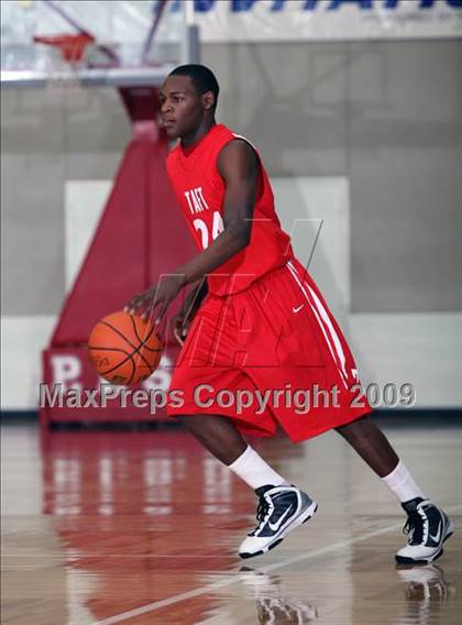 Thumbnail 2 in Taft vs Pasadena (McDonalds Texas Invitational) photogallery.