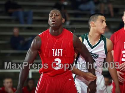Thumbnail 2 in Taft vs Pasadena (McDonalds Texas Invitational) photogallery.