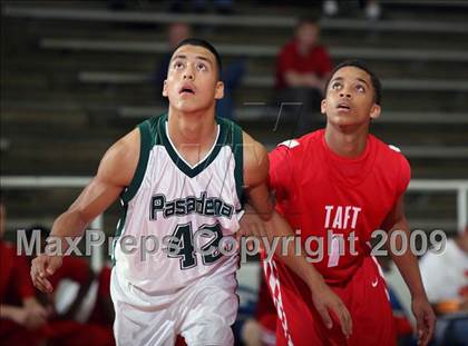 Thumbnail 1 in Taft vs Pasadena (McDonalds Texas Invitational) photogallery.