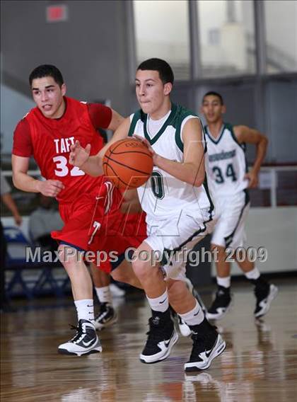 Thumbnail 1 in Taft vs Pasadena (McDonalds Texas Invitational) photogallery.
