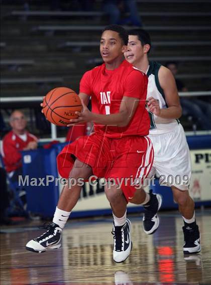 Thumbnail 3 in Taft vs Pasadena (McDonalds Texas Invitational) photogallery.
