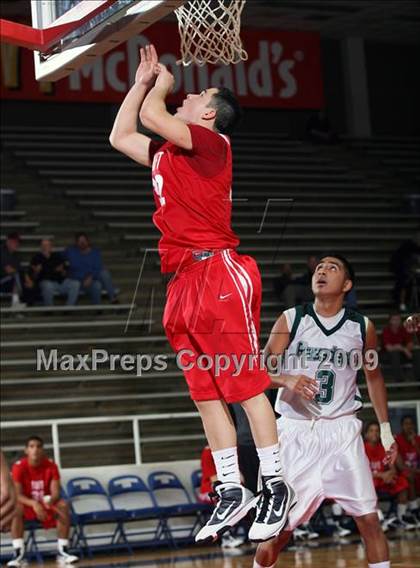 Thumbnail 1 in Taft vs Pasadena (McDonalds Texas Invitational) photogallery.