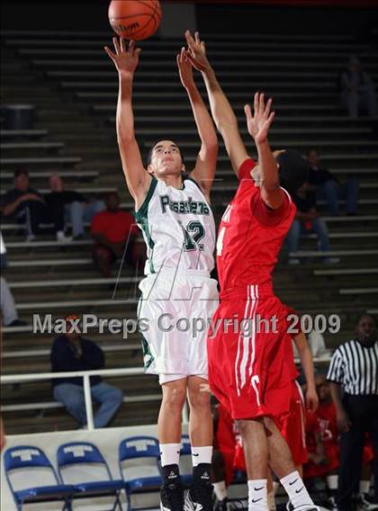 Thumbnail 3 in Taft vs Pasadena (McDonalds Texas Invitational) photogallery.