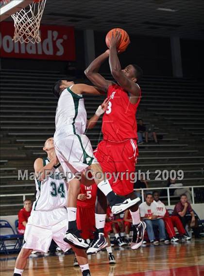 Thumbnail 1 in Taft vs Pasadena (McDonalds Texas Invitational) photogallery.