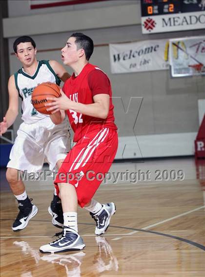 Thumbnail 1 in Taft vs Pasadena (McDonalds Texas Invitational) photogallery.