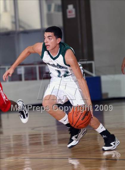 Thumbnail 2 in Taft vs Pasadena (McDonalds Texas Invitational) photogallery.