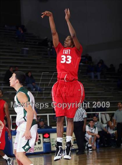 Thumbnail 2 in Taft vs Pasadena (McDonalds Texas Invitational) photogallery.