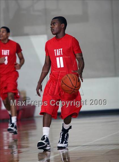 Thumbnail 1 in Taft vs Pasadena (McDonalds Texas Invitational) photogallery.