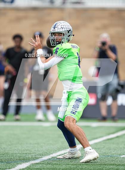 Thumbnail 3 in All-Shore Gridiron Classic (Monmouth vs Ocean) photogallery.