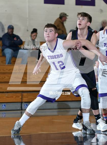 Thumbnail 1 in Lassen vs. Oroville (Dennis Burnum Tournament) photogallery.