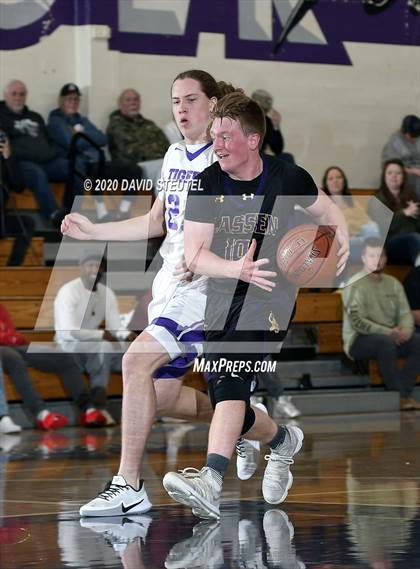 Thumbnail 3 in Lassen vs. Oroville (Dennis Burnum Tournament) photogallery.