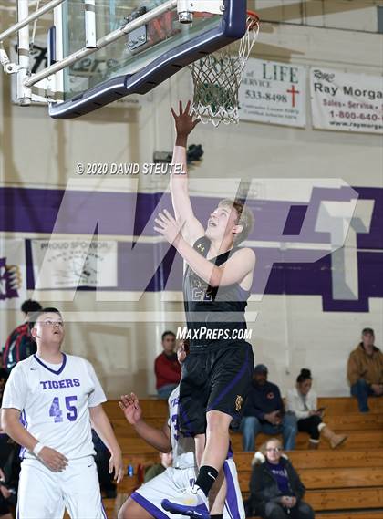 Thumbnail 3 in Lassen vs. Oroville (Dennis Burnum Tournament) photogallery.