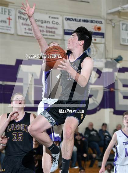 Thumbnail 2 in Lassen vs. Oroville (Dennis Burnum Tournament) photogallery.