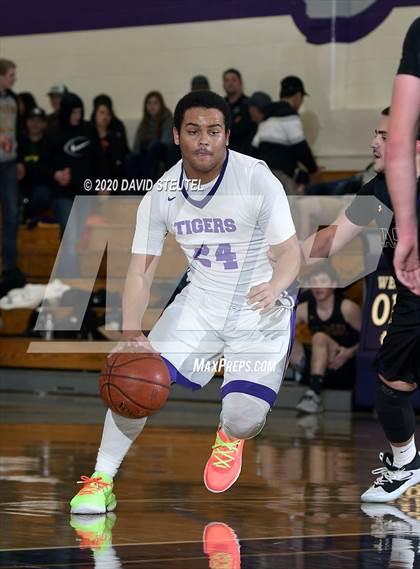 Thumbnail 3 in Lassen vs. Oroville (Dennis Burnum Tournament) photogallery.