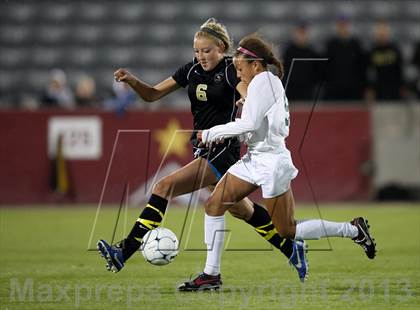 Thumbnail 3 in Mountain Vista vs. Rock Canyon (CHSAA 5A Final) photogallery.