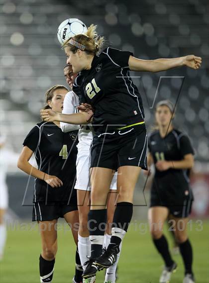 Thumbnail 2 in Mountain Vista vs. Rock Canyon (CHSAA 5A Final) photogallery.