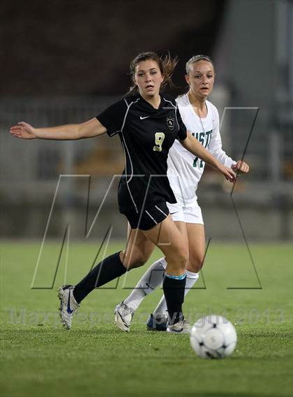 Thumbnail 1 in Mountain Vista vs. Rock Canyon (CHSAA 5A Final) photogallery.