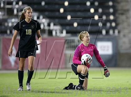 Thumbnail 2 in Mountain Vista vs. Rock Canyon (CHSAA 5A Final) photogallery.
