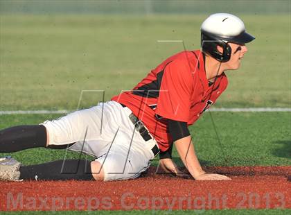 Thumbnail 2 in Windthorst vs Trenton (UIL 1A Region 2 Finals) photogallery.