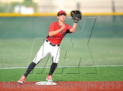 Thumbnail 1 in Windthorst vs Trenton (UIL 1A Region 2 Finals) photogallery.