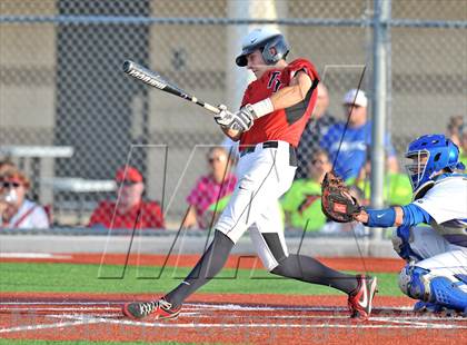 Thumbnail 1 in Windthorst vs Trenton (UIL 1A Region 2 Finals) photogallery.