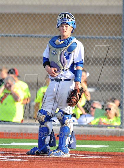 Thumbnail 1 in Windthorst vs Trenton (UIL 1A Region 2 Finals) photogallery.