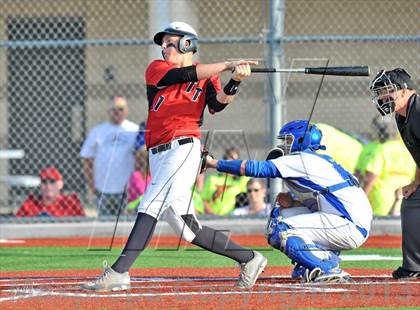 Thumbnail 1 in Windthorst vs Trenton (UIL 1A Region 2 Finals) photogallery.