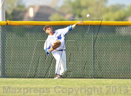 Thumbnail 3 in Windthorst vs Trenton (UIL 1A Region 2 Finals) photogallery.