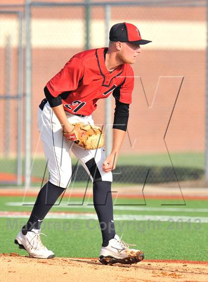 Thumbnail 3 in Windthorst vs Trenton (UIL 1A Region 2 Finals) photogallery.