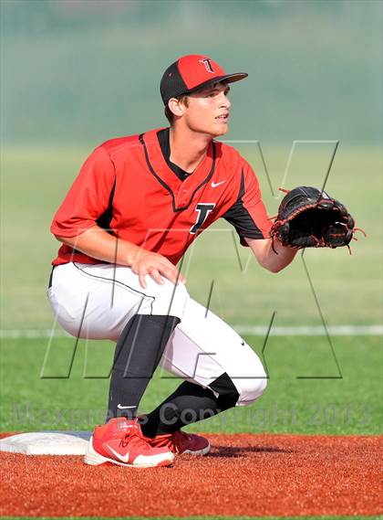Thumbnail 1 in Windthorst vs Trenton (UIL 1A Region 2 Finals) photogallery.