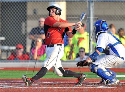 Thumbnail 1 in Windthorst vs Trenton (UIL 1A Region 2 Finals) photogallery.
