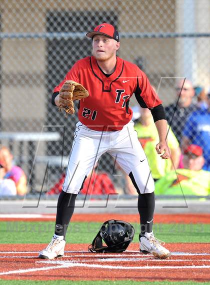 Thumbnail 3 in Windthorst vs Trenton (UIL 1A Region 2 Finals) photogallery.