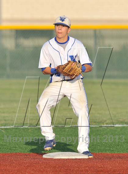Thumbnail 2 in Windthorst vs Trenton (UIL 1A Region 2 Finals) photogallery.