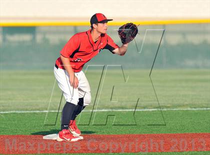 Thumbnail 2 in Windthorst vs Trenton (UIL 1A Region 2 Finals) photogallery.