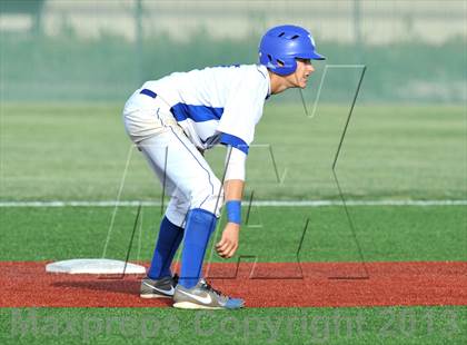 Thumbnail 2 in Windthorst vs Trenton (UIL 1A Region 2 Finals) photogallery.
