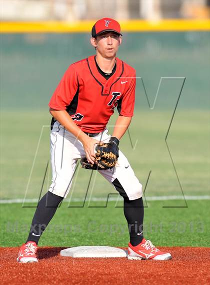 Thumbnail 3 in Windthorst vs Trenton (UIL 1A Region 2 Finals) photogallery.