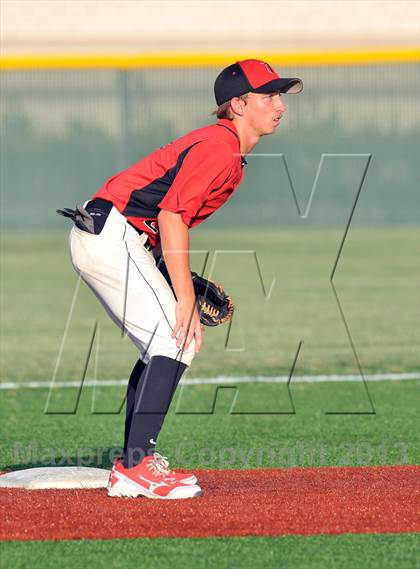 Thumbnail 1 in Windthorst vs Trenton (UIL 1A Region 2 Finals) photogallery.