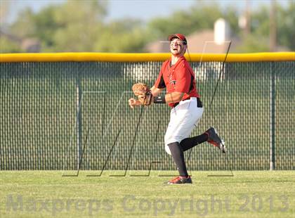 Thumbnail 1 in Windthorst vs Trenton (UIL 1A Region 2 Finals) photogallery.
