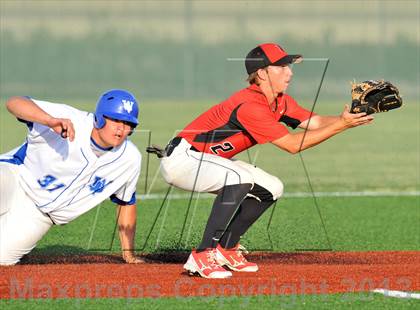 Thumbnail 2 in Windthorst vs Trenton (UIL 1A Region 2 Finals) photogallery.