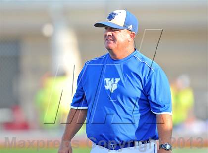 Thumbnail 2 in Windthorst vs Trenton (UIL 1A Region 2 Finals) photogallery.