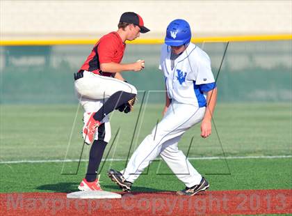 Thumbnail 3 in Windthorst vs Trenton (UIL 1A Region 2 Finals) photogallery.