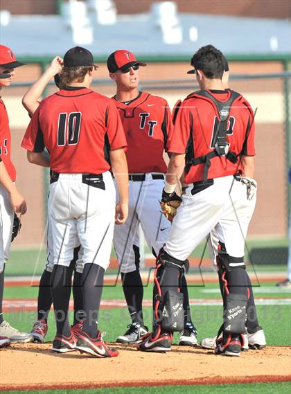 Thumbnail 3 in Windthorst vs Trenton (UIL 1A Region 2 Finals) photogallery.