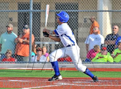 Thumbnail 3 in Windthorst vs Trenton (UIL 1A Region 2 Finals) photogallery.