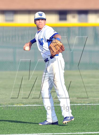 Thumbnail 2 in Windthorst vs Trenton (UIL 1A Region 2 Finals) photogallery.