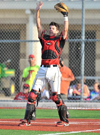Thumbnail 1 in Windthorst vs Trenton (UIL 1A Region 2 Finals) photogallery.