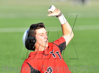 Thumbnail 1 in Windthorst vs Trenton (UIL 1A Region 2 Finals) photogallery.