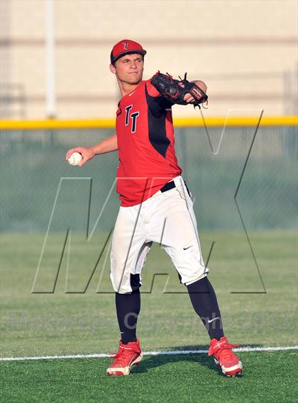 Thumbnail 2 in Windthorst vs Trenton (UIL 1A Region 2 Finals) photogallery.