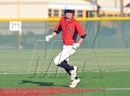 Thumbnail 1 in Windthorst vs Trenton (UIL 1A Region 2 Finals) photogallery.