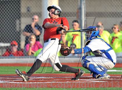 Thumbnail 2 in Windthorst vs Trenton (UIL 1A Region 2 Finals) photogallery.