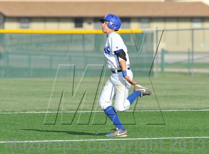 Thumbnail 3 in Windthorst vs Trenton (UIL 1A Region 2 Finals) photogallery.